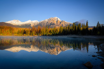 Fototapeta na wymiar Pyramid Lake, Jasper Alberta Kanada travel destination