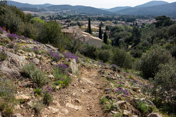 Le Plan de la Tour, ein Dorf in der Provence, im Süden Frankreichs