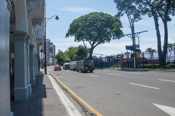 Naklejka na ściany i meble Ciudad de Guayaquil en Cuarentena, ciudad vacía, calles sin autos y sin gente, panemia. Quédate en Casa.