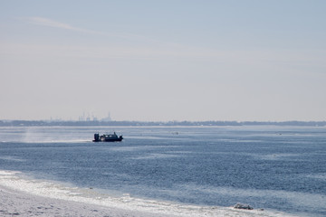 water transport on an air cushion