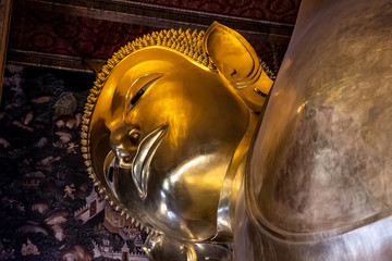 Reclining Buddha statue in Wat Pho Buddhist Temple
