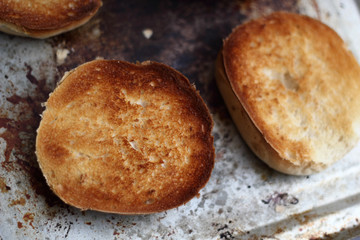 Toasting bread rolls in electric oven