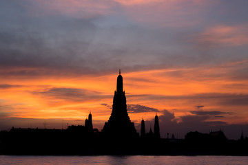Obraz premium Wat Arun at sunset, Bangkok, Thailand