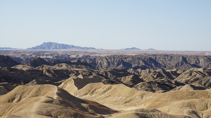 Fototapeta na wymiar felsige Wüste in Namibia