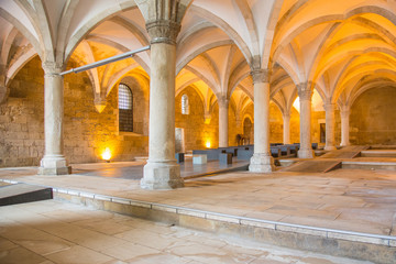 Alcobaça, Portugal: Blick in das Refektorium des berühmten Klosters Mosteiro de de Santa Maria...