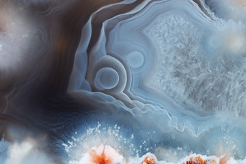 Agate texture with inclusions of unidentified zeolites