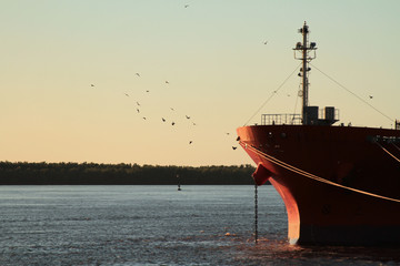 Oil tanker pokes its keel
