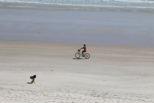 On the Beach - Bicyces 02