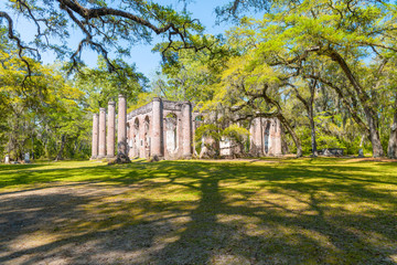 Fototapeta na wymiar The ruins of Sheldon Church built in 1745 near Beaufort South Carolina