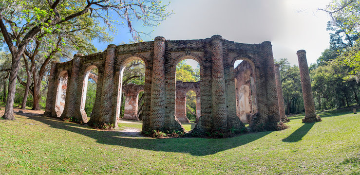 Old Sheldon ChuThe ruins of Sheldon Church built in 1745 near Beaufort South Carolina