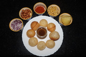 Obraz na płótnie Canvas Homemade pani puri; indian street food