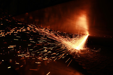 High precision CNC laser welding metal sheet, high speed cutting.