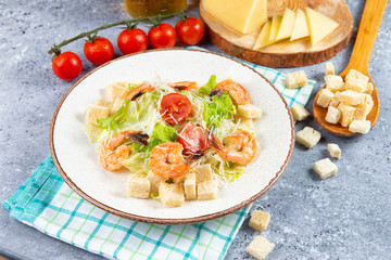 salad with fried shrimps