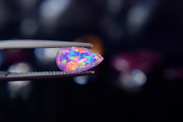 jewelry opal
Is a gem that has beautiful colors
Rare and expensive In the gemstone clamp