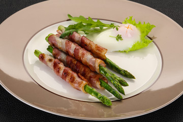 Asparagus with bacon