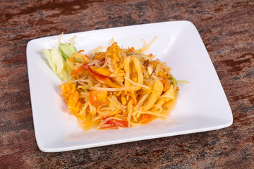 Thai salad with papaya and prawn