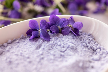 viola violet violetta odorata fresh petal sugar bath spa salts from spring blossom flowers 