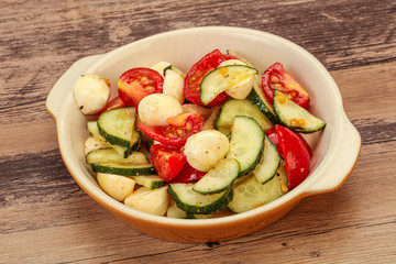 Salad with vegetables and mozzarlla