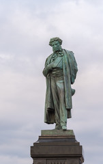 Obraz premium Monument to the great Russian poet Alexander Pushkin in Moscow.