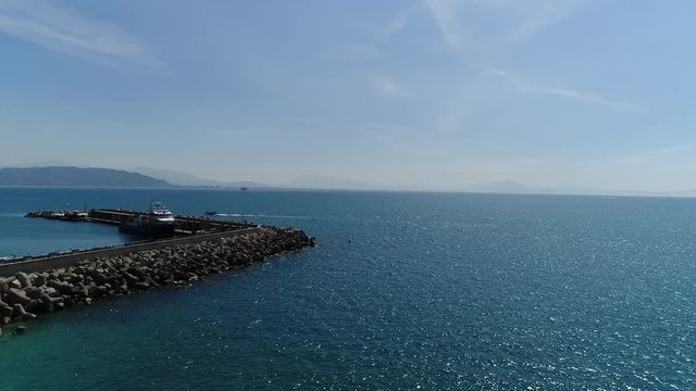 un giro per il lungomare di cetera.