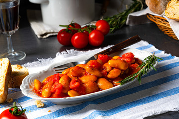 Gigantes Plaki - Baked beans in tomato sauce