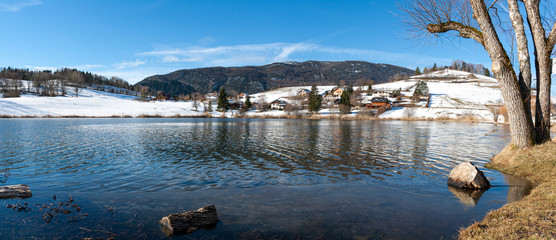 Panorama Lac de la Thuile en hiver - Savoie 