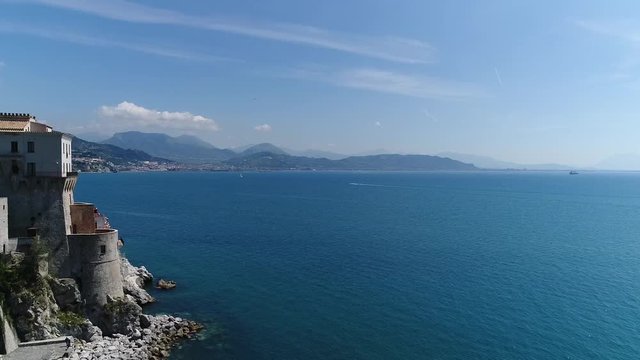 un giro per il lungomare di cetera.