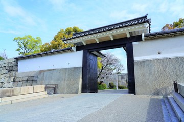 春の大阪城