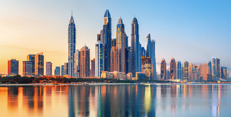 Obraz premium Dubai Marina and famous Jumeirah beach at sunrise, United Arab Emirates