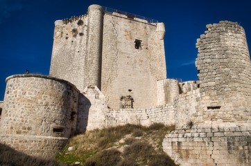 Fototapeta na wymiar Ruinas castillo de Iscar
