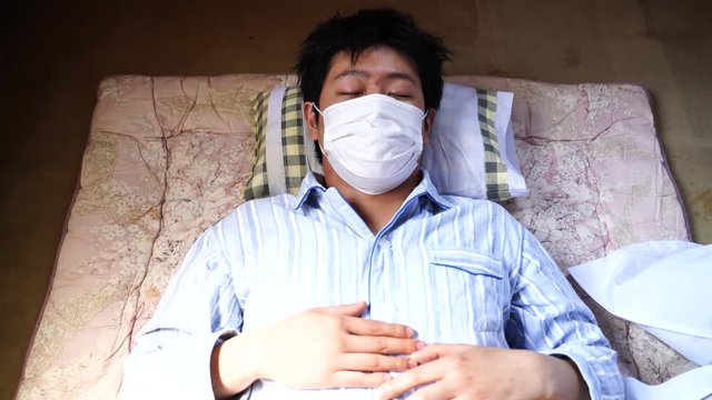 死亡する男性　死亡判定
