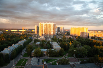 Obraz premium sunset light falls on new homes