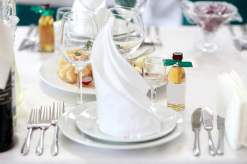 The wedding decor. The white flowers bouquet.
