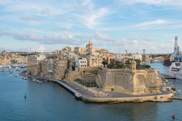 Fototapeta na wymiar Malta / Malta. 03.09.2015.Valletta, Capital of Malta View from the Harbor Bridge