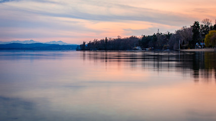 Fototapeta premium lac en soirée