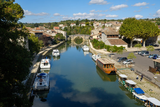 Pont Neuf, River Ba&iuml;se, N&eacute;rac, Nouuvelle-Aquitaine, France 
