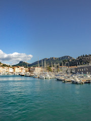 Fototapeta na wymiar The old harbour of Cassis, South of France