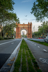 Fototapeta na wymiar Arch of Triumph in the city of Barcelona