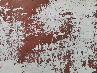 Worn varnish on sheet metal, weather conditions