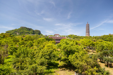 Obraz premium Bai Dinh Pagoda - a large and beautiful temple complex in Ninh Binh, Vietnam