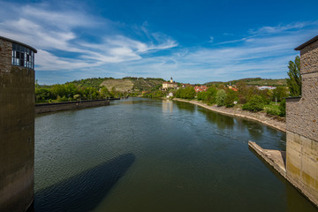 Obraz premium Burg Horneck a beautiful castle in Gundelsheim Germany with the river Neckar in the foreground