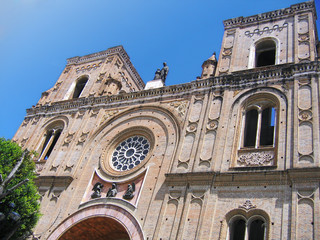 Fototapeta na wymiar Catedral de Cuenca, fachada