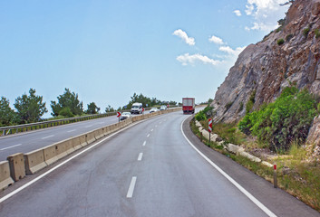 Fototapeta premium A picturesque turn of a mountain road.