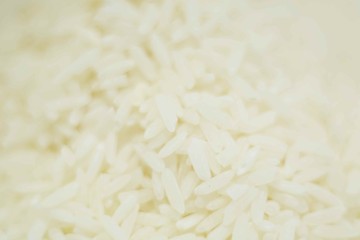uncooked dry rice