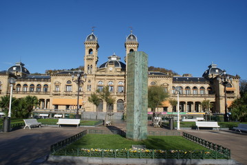 Obraz premium San Sebastian to bardzo piękne hiszpańskie miasto w Kraju Basków