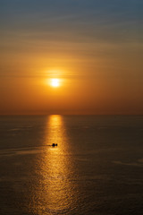 Fototapeta premium Beautiful sunset above the sea