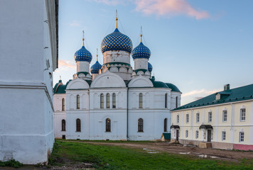 Fototapeta na wymiar The Epiphany Cathedral in the ancient Russian town of Uglich. Bogoyavlensky Convent.