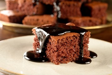 Bolo de Chocolate com calda