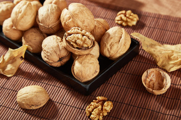 Leatheroid walnut
