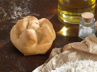 Pane tradizionale italiano su un tavolo in legno